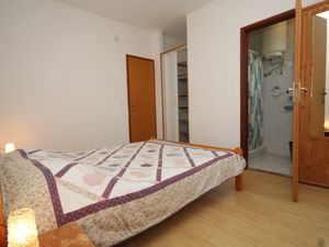 23930332-Ferienwohnung-5-Mrljane-300x225-4