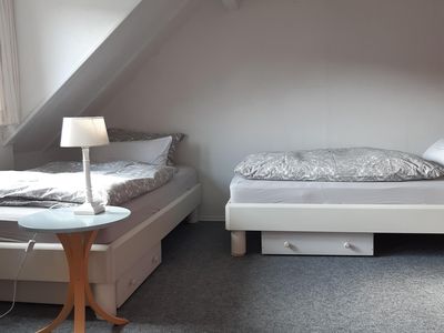 Schlafzimmer zwei Einzelbetten