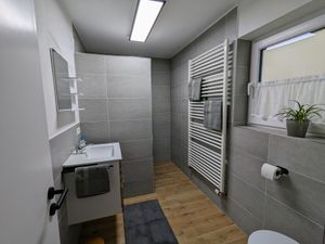 23701573-Ferienwohnung-3-Münsingen-300x225-5