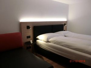 22472367-Ferienwohnung-2-Mürren-300x225-5