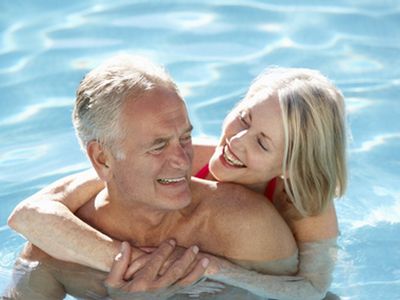 beheizter und überdachter Swimmingpool