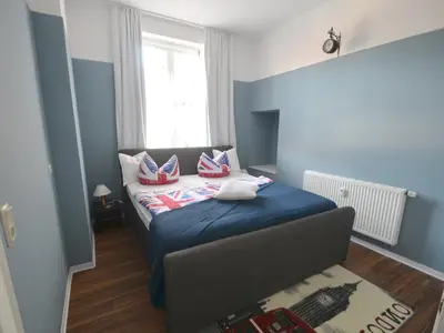 Schlafzimmer mit Doppelbett