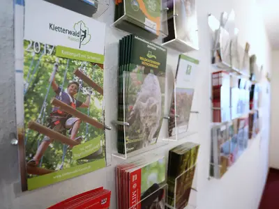 Gästeinformationswand