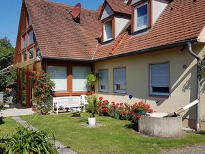 21182431-Ferienwohnung-4-Muhr Am See-300x225-1