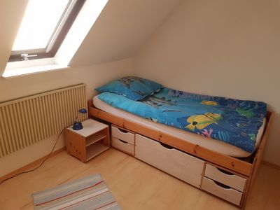 Kinderzimmer 2m Bett