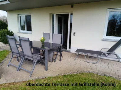 Garten mit Grillstelle