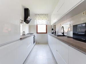 23946254-Ferienwohnung-6-Mundanije-300x225-5