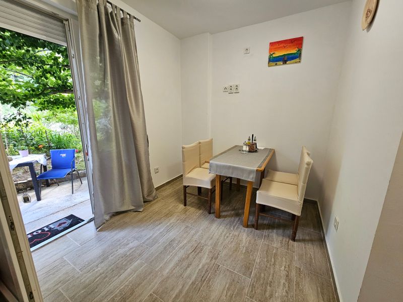 24018545-Ferienwohnung-3-Mundanije-800x600-1