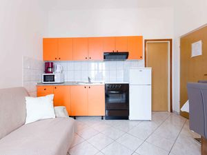 23958104-Ferienwohnung-3-Mundanije-300x225-5