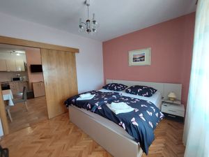 22095097-Ferienwohnung-4-Mundanije-300x225-4