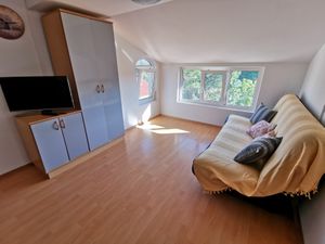 22095107-Ferienwohnung-4-Mundanije-300x225-1