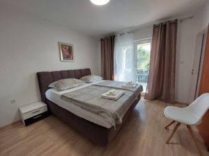 23928088-Ferienwohnung-4-Mundanije-300x225-4