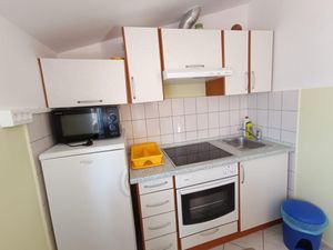 23686524-Ferienwohnung-4-Mundanije-300x225-4