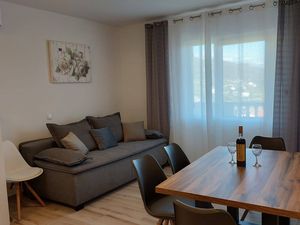 23928090-Ferienwohnung-4-Mundanije-300x225-1