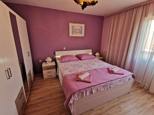 23928090-Ferienwohnung-4-Mundanije-300x225-4