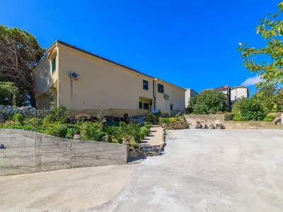 Ferienwohnung für 6 Personen (91 m²) in Mundanije 8/10