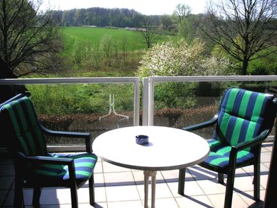 Blick ins Grüne vom Balkon der Ferienwohnung Kauling