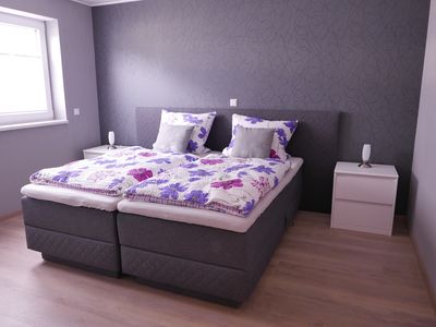 2. Schlafzimmer mit Boxspringbetten 1,80mx1,80m, zusammen und getrennt stellbar