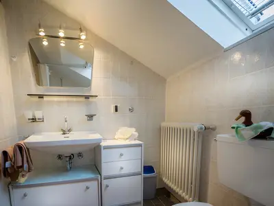 INSIDE, BATHROOM