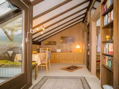 Photo, INSIDE, OUTSIDE