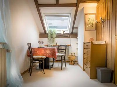 Photo, INSIDE, OUTSIDE