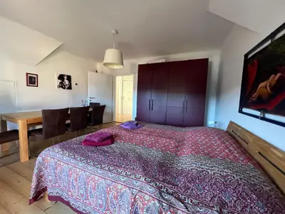 Schlafzimmer Rose/ Esszimmer