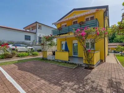Ferienwohnung für 5 Personen (74 m²) in Murine 1/10