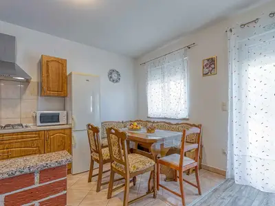 Ferienwohnung für 5 Personen (74 m²) in Murine 4/10