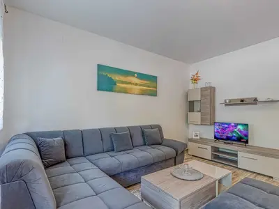 Ferienwohnung für 5 Personen (74 m²) in Murine 6/10