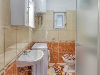 Ferienwohnung für 5 Personen (74 m²) in Murine 7/10