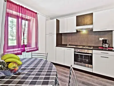 Ferienwohnung für 5 Personen (59 m²) in Murine 7/10
