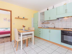 23765015-Ferienwohnung-4-Murter-300x225-4