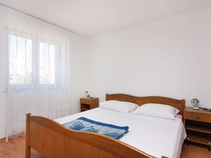 18694118-Ferienwohnung-3-Murter-300x225-4