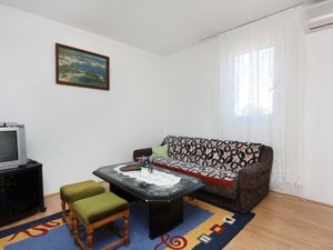 18694119-Ferienwohnung-2-Murter-300x225-1