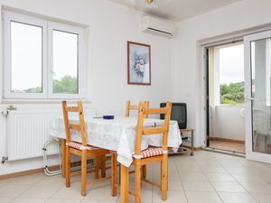 23961586-Ferienwohnung-3-Murter-300x225-3