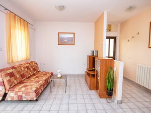 23928231-Ferienwohnung-4-Murter-300x225-2