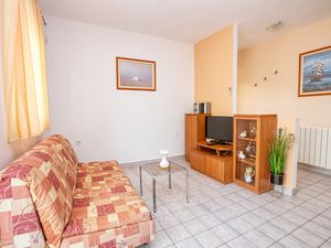 23928231-Ferienwohnung-4-Murter-300x225-3