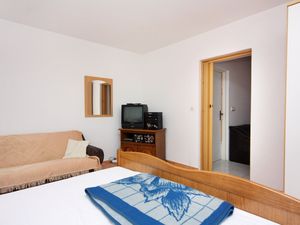 23928222-Ferienwohnung-3-Murter-300x225-5