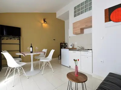 DiningRoom