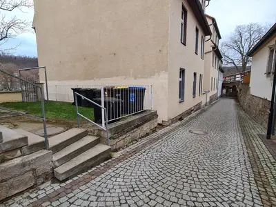 Hausaufgang obere Straße