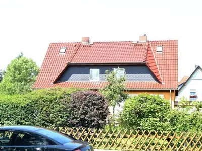 Gartenbereich/ Hausrückseite