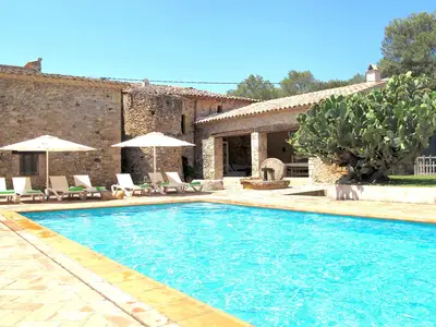 PoolOfHouse