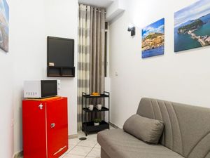 23439193-Ferienwohnung-3-Neapel-300x225-4