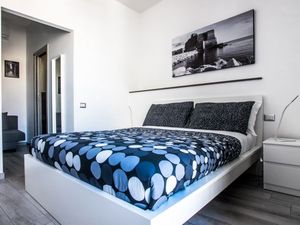 23543411-Ferienwohnung-3-Neapel-300x225-2