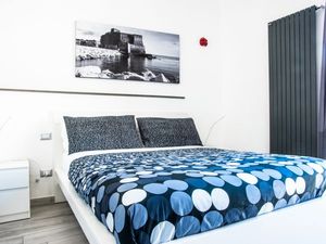 23543411-Ferienwohnung-3-Neapel-300x225-4