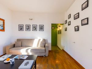 23543463-Ferienwohnung-4-Neapel-300x225-4