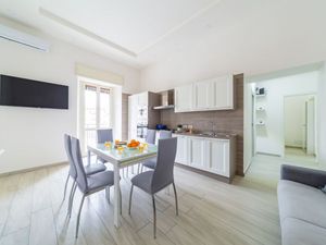 23648052-Ferienwohnung-6-Neapel-300x225-2