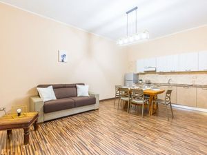 23914527-Ferienwohnung-6-Neapel-300x225-0