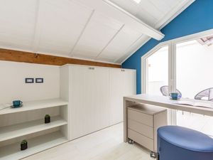 23914743-Ferienwohnung-5-Neapel-300x225-2