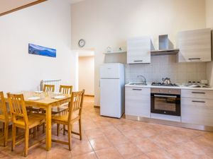 23953646-Ferienwohnung-6-Neapel-300x225-1